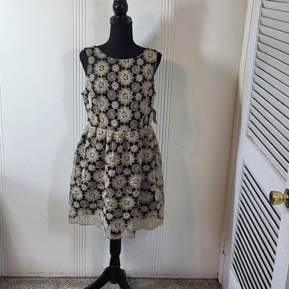 Everleigh Black & Tan Embroidered Dress - Picture 1 of 7